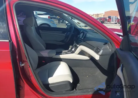 2018 Honda Accord Lx z USA, uszkodzony, nr VIN 1HGCV1F15JA143088